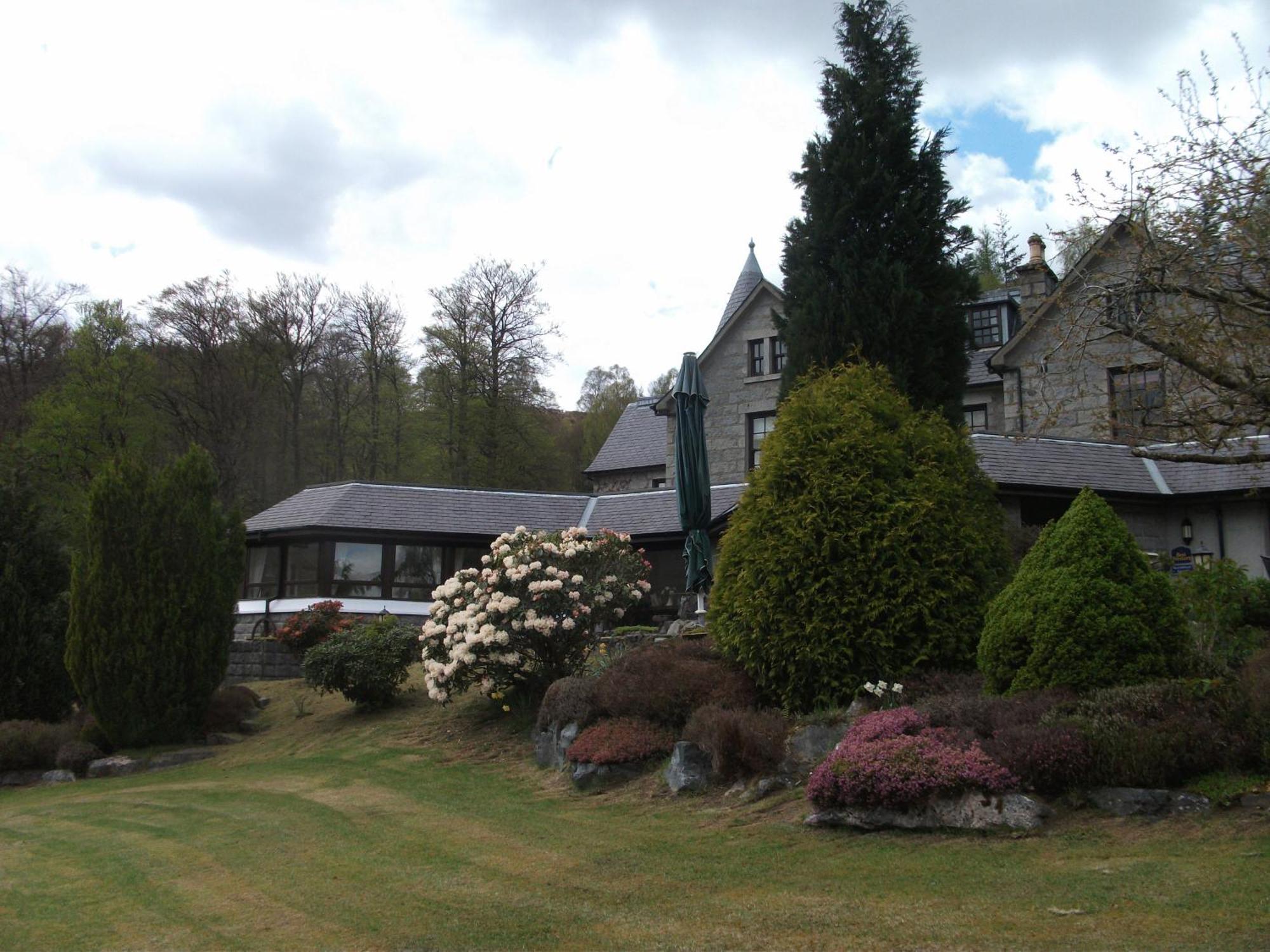 Glenspean Lodge Hotel Roybridge Bagian luar foto